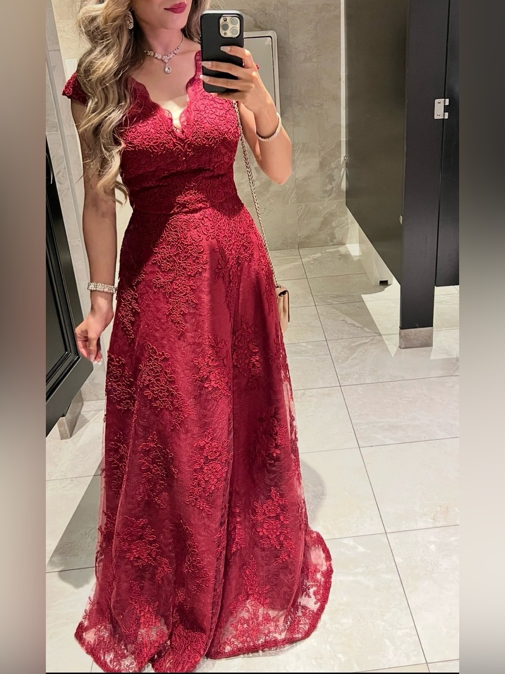 Elegant Lace V-Neck Evening Gown - Deep Burgundy